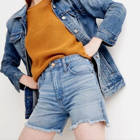 Madewell Pants - Madewell High Waisted Raw Hem Denim Shorts‎ Size 32 NWT